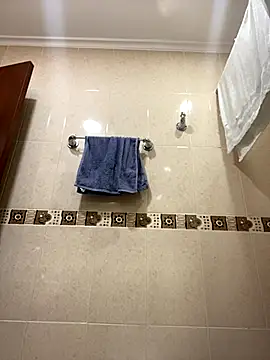 Snapshot of Fancyxlove chatting on November 14, 2025, 12:42 pm Fancyxlove online show from November 14, 2025, 12:42 pm