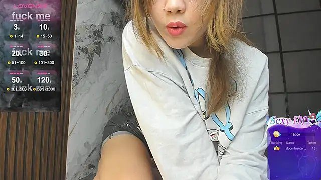 azure moon2 online show from December 4, 2024, 5:21 am