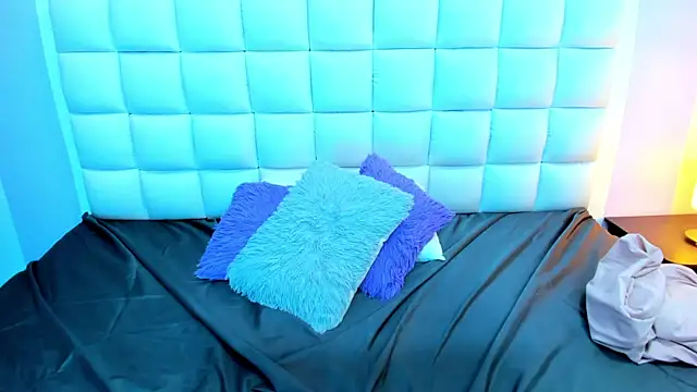 teresasroom  online show from April 20, 2026, 2:40 pm