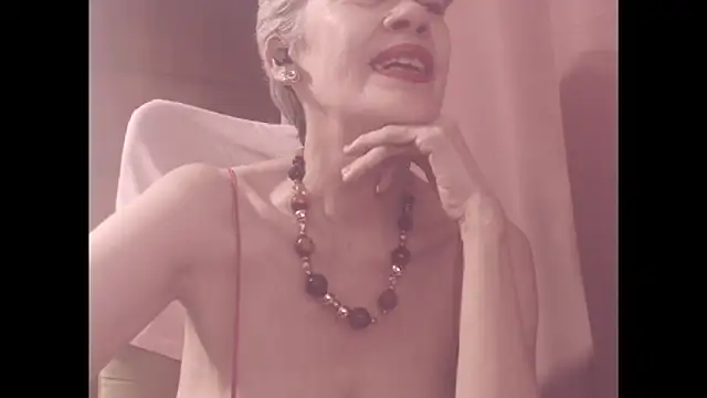 Snapshot of belleblondmature chatting on October 20, 2025, 2:28 pm belleblondmature online show from October 20, 2025, 2:28 pm