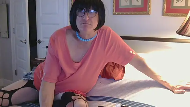 HelloKittyLapDog online show from April 23, 2026, 4:08 am