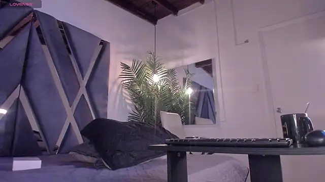 alessandra wells online show from March 24, 2026, 11:10 am