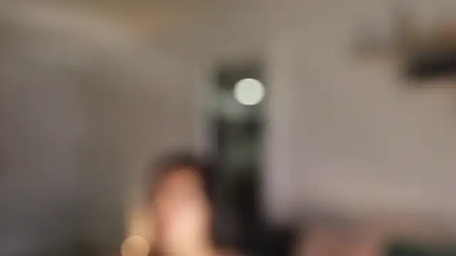 Snapshot of _Vahos_ chatting on October 16, 2025, 5:10 pm Vahos online show from October 16, 2025, 5:10 pm