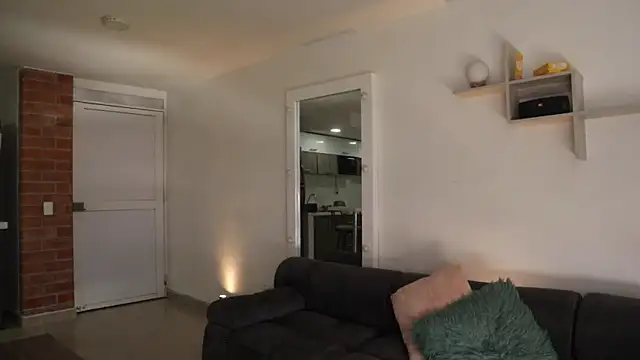 Snapshot of _Vahos_ chatting on October 3, 2025, 5:14 pm Vahos online show from October 3, 2025, 5:14 pm