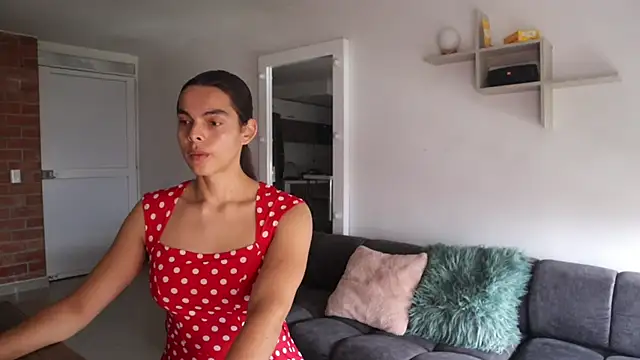 Snapshot of _Vahos_ chatting on October 8, 2025, 5:13 pm Vahos online show from October 8, 2025, 5:13 pm