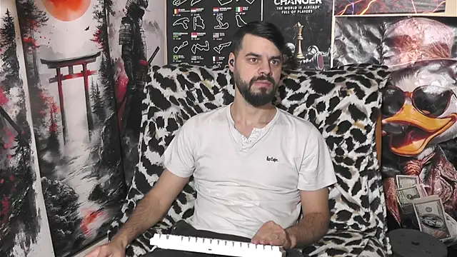 00george online show from December 22, 2025, 8:09 pm