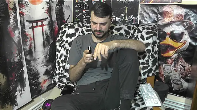 00george online show from April 18, 2026, 4:53 pm