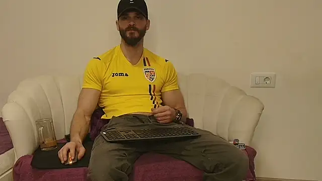 Snapshot of MauroTwin chatting on March 4, 2026, 6:37 pm MauroTwin online show from March 4, 2026, 6:37 pm