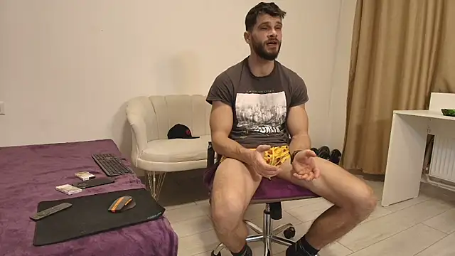 Snapshot of MauroTwin chatting on January 8, 2026, 6:03 pm MauroTwin online show from January 8, 2026, 6:03 pm