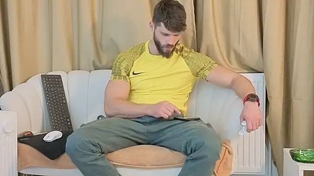 Snapshot of MauroTwin chatting on November 6, 2025, 6:34 pm MauroTwin online show from November 6, 2025, 6:34 pm