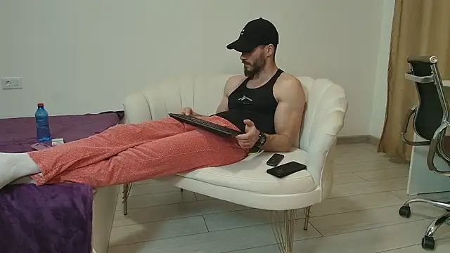 Snapshot of MauroTwin chatting on February 1, 2026, 5:55 pm MauroTwin online show from February 1, 2026, 5:55 pm