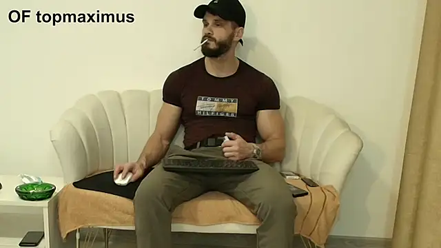 Snapshot of MauroTwin chatting on November 25, 2025, 6:41 pm MauroTwin online show from November 25, 2025, 6:41 pm