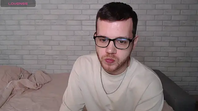 Snapshot of Alexxx_horny chatting on May 31, 2026, 7:03 pm Alexxx horny online show from May 31, 2026, 7:03 pm