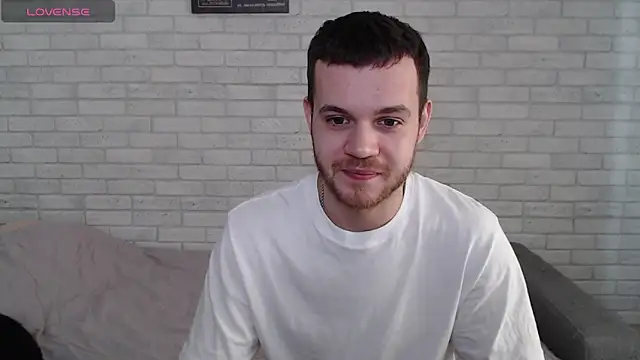 Snapshot of Alexxx_horny chatting on March 21, 2026, 7:53 am Alexxx horny online show from March 21, 2026, 7:53 am