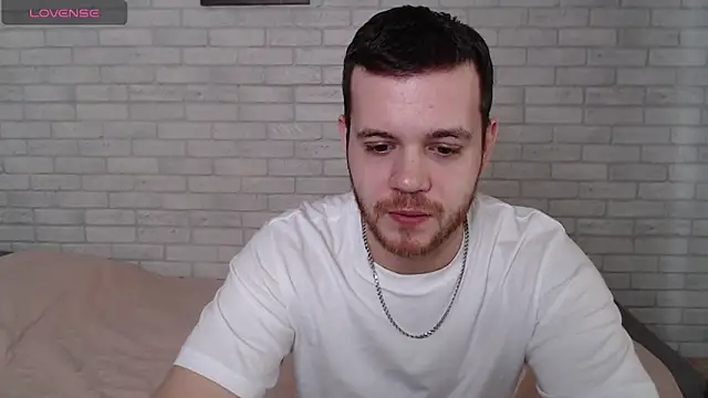 Snapshot of Alexxx_horny chatting on April 22, 2026, 6:53 am Alexxx horny online show from April 22, 2026, 6:53 am