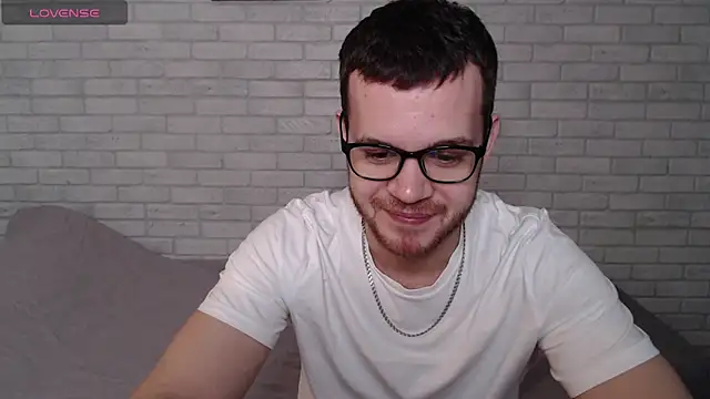 Snapshot of Alexxx_horny chatting on March 20, 2026, 4:57 am Alexxx horny online show from March 20, 2026, 4:57 am