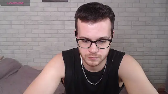 Snapshot of Alexxx_horny chatting on May 7, 2026, 11:02 am Alexxx horny online show from May 7, 2026, 11:02 am