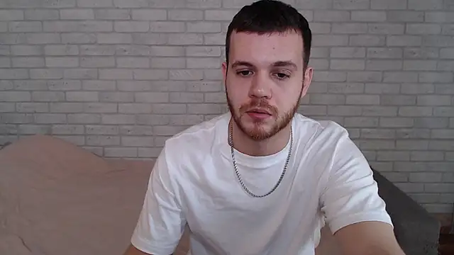 Snapshot of Alexxx_horny chatting on April 8, 2026, 9:44 am Alexxx horny online show from April 8, 2026, 9:44 am