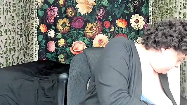 Snapshot of Exotic-Melons chatting on October 28, 2025, 6:51 pm Exotic-Melons online show from October 28, 2025, 6:51 pm