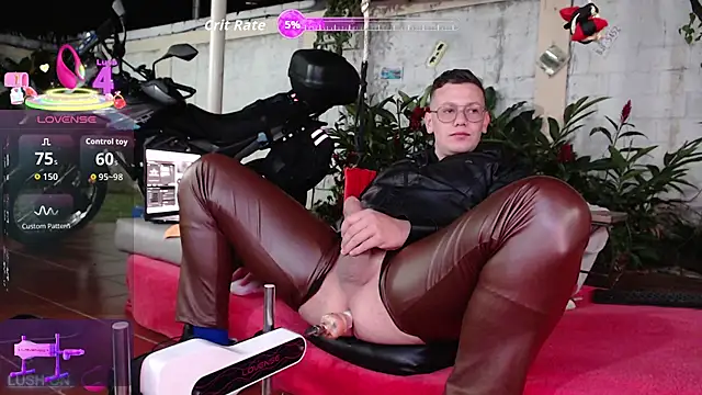 Snapshot of simon_and_david chatting on January 6, 2026, 12:58 am simon and david online show from January 6, 2026, 12:58 am