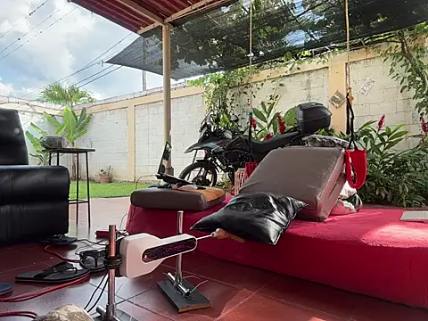 Snapshot of simon_and_david chatting on February 21, 2026, 8:33 pm simon and david online show from February 21, 2026, 8:33 pm