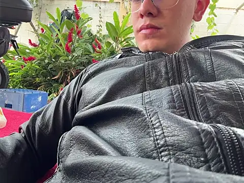 simon and david online show from October 31, 2025, 8:38 pm