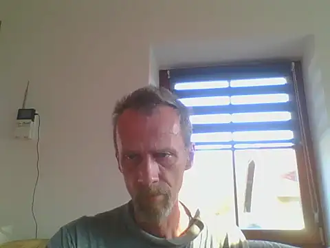 Snapshot of xxBareBabyxx chatting on November 8, 2025, 12:42 pm xxBareBabyxx online show from November 8, 2025, 12:42 pm