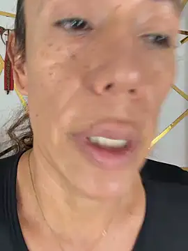 YOURSDEBORA online show from May 25, 2026, 7:01 pm