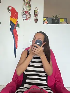 YOURSDEBORA online show from May 31, 2026, 6:42 pm