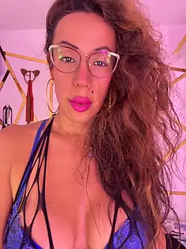 YOURSDEBORA online show from May 23, 2026, 6:29 pm