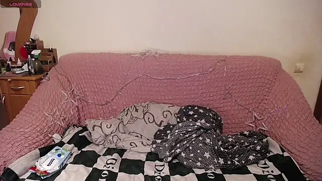 Snapshot of Wings_of_A_Butterfly chatting on February 21, 2025, 10:59 pm Wings of A Butterfly online show from February 21, 2025, 10:59 pm