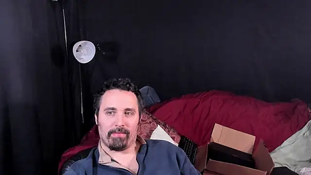 Metalstud online show from November 24, 2025, 4:01 am