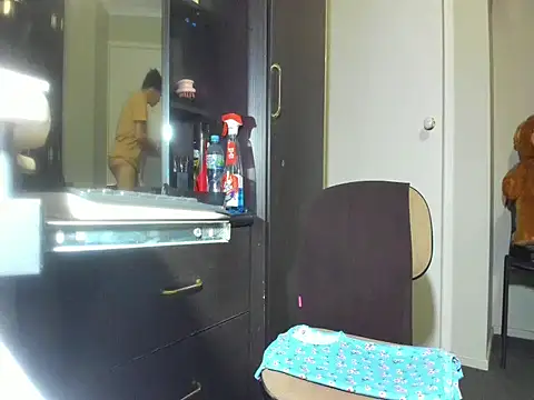 Angelchezcka online show from April 20, 2026, 11:57 am