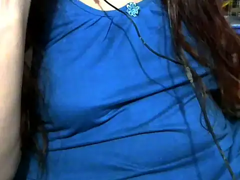 Snapshot of giga-bite chatting on October 2, 2025, 3:37 pm giga-bite online show from October 2, 2025, 3:37 pm