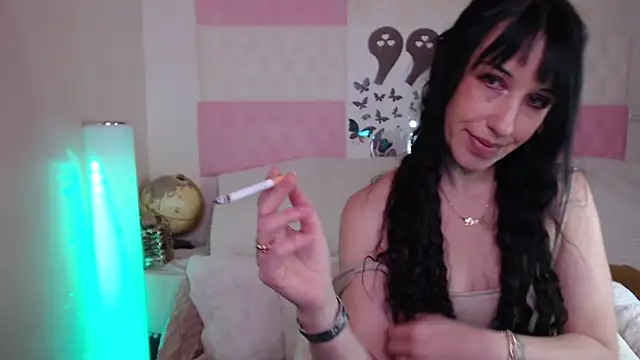 Snapshot of -carla- chatting on November 27, 2025, 6:14 am -carla- online show from November 27, 2025, 6:14 am