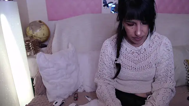 Snapshot of -carla- chatting on November 12, 2025, 6:39 am -carla- online show from November 12, 2025, 6:39 am