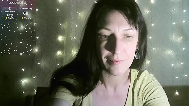 Snapshot of MarieODahliaS chatting on November 15, 2025, 9:57 am MarieODahliaS online show from November 15, 2025, 9:57 am