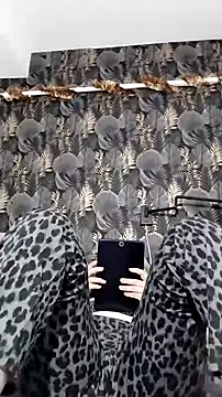 lolyforyou online show from February 19, 2026, 10:12 am