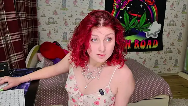 Snapshot of SmokyRose chatting on June 1, 2026, 10:37 am SmokyRose online show from June 1, 2026, 10:37 am