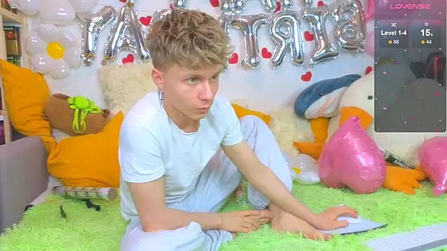 LandelRay online show from March 2, 2026, 7:09 am