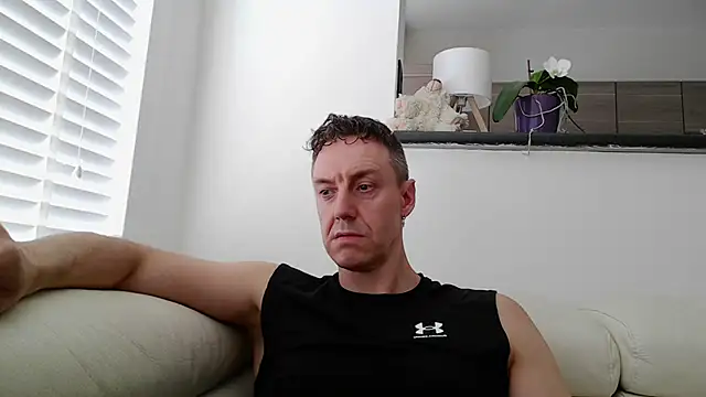 Snapshot of ploki2180 chatting on July 21, 2026, 2:07 pm ploki2180 online show from July 21, 2026, 2:07 pm