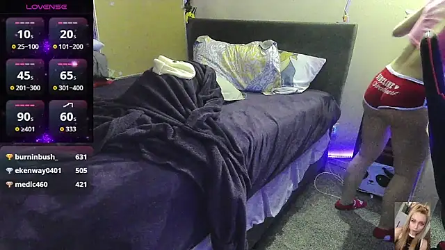 Blondiewithanass online show from November 4, 2025, 1:31 am