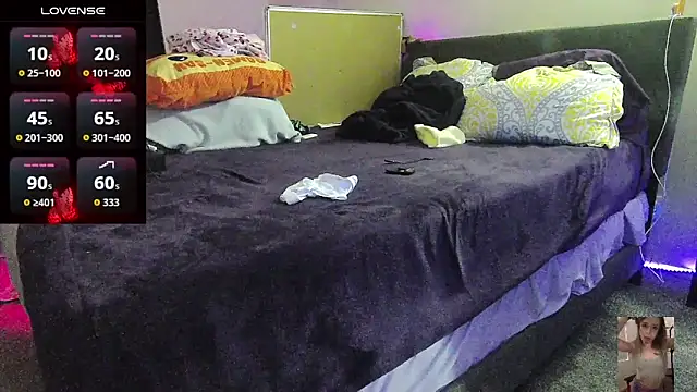 Blondiewithanass online show from March 6, 2026, 5:46 am