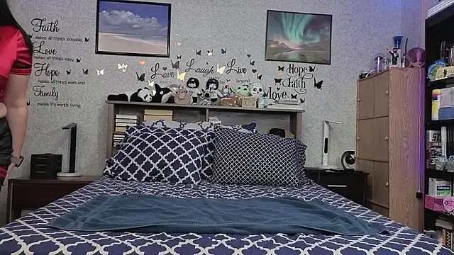 Rayna online show from March 17, 2026, 8:34 pm