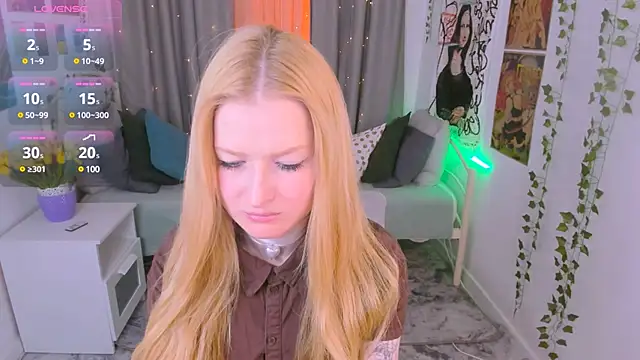 Laly Peach online show from February 12, 2025, 4:33 pm