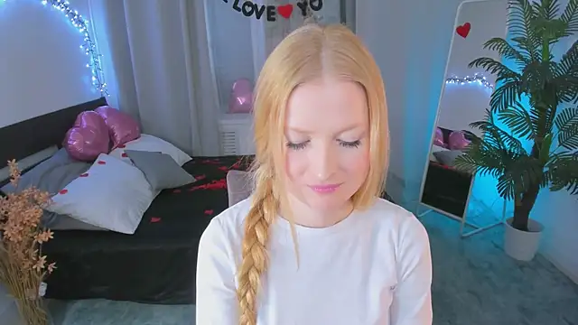 Laly Peach online show from February 17, 2025, 4:17 pm