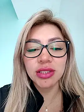 Snapshot of DIANITA_1988 chatting on February 8, 2025, 2:49 pm DIANITA 1988 online show from February 8, 2025, 2:49 pm