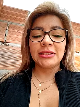 Snapshot of DIANITA_1988 chatting on February 24, 2025, 2:15 pm DIANITA 1988 online show from February 24, 2025, 2:15 pm
