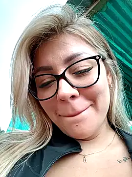 Snapshot of DIANITA_1988 chatting on February 10, 2025, 4:47 pm DIANITA 1988 online show from February 10, 2025, 4:47 pm
