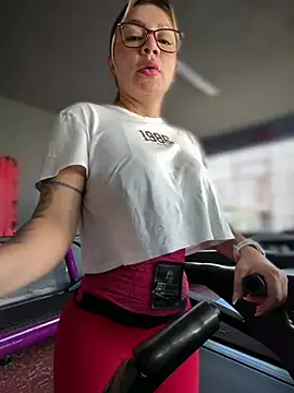 Snapshot of DIANITA_1988 chatting on May 22, 2026, 2:15 pm DIANITA 1988 online show from May 22, 2026, 2:15 pm
